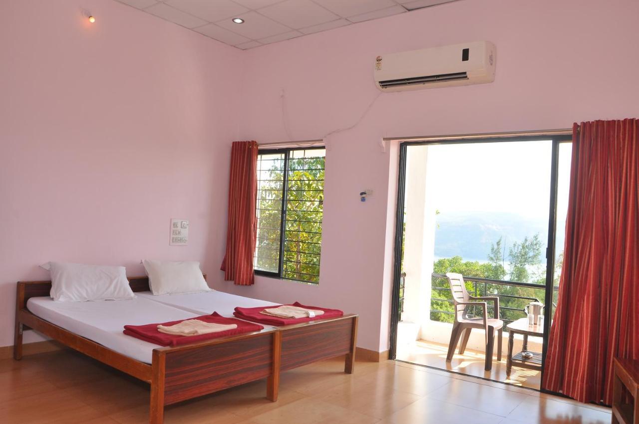 Koynanagar Koyna Lake Resort מראה חיצוני תמונה