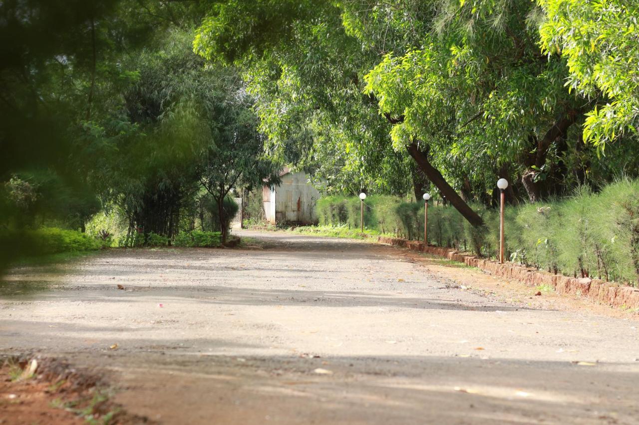 Koynanagar Koyna Lake Resort מראה חיצוני תמונה