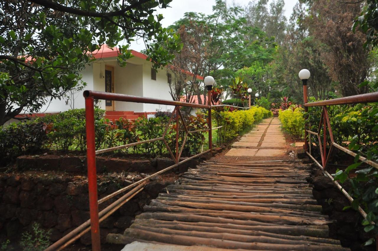 Koynanagar Koyna Lake Resort מראה חיצוני תמונה